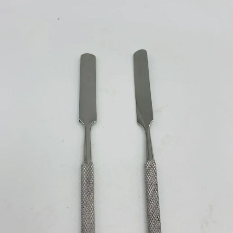 Polished flat spatula edge detail